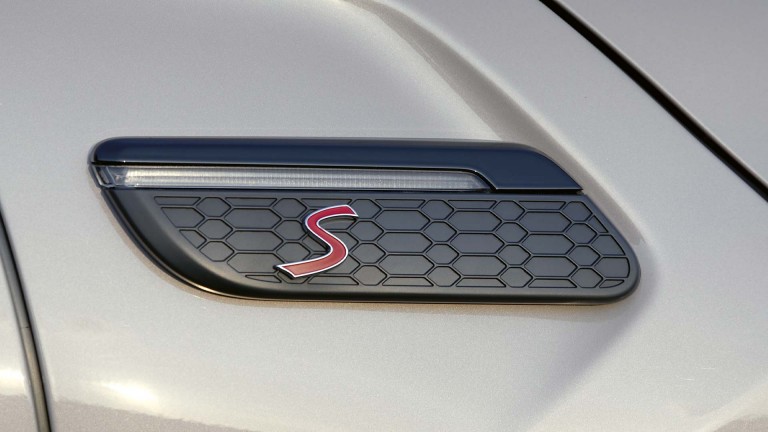 MINI Hatch 3 Portas - side scuttles - design