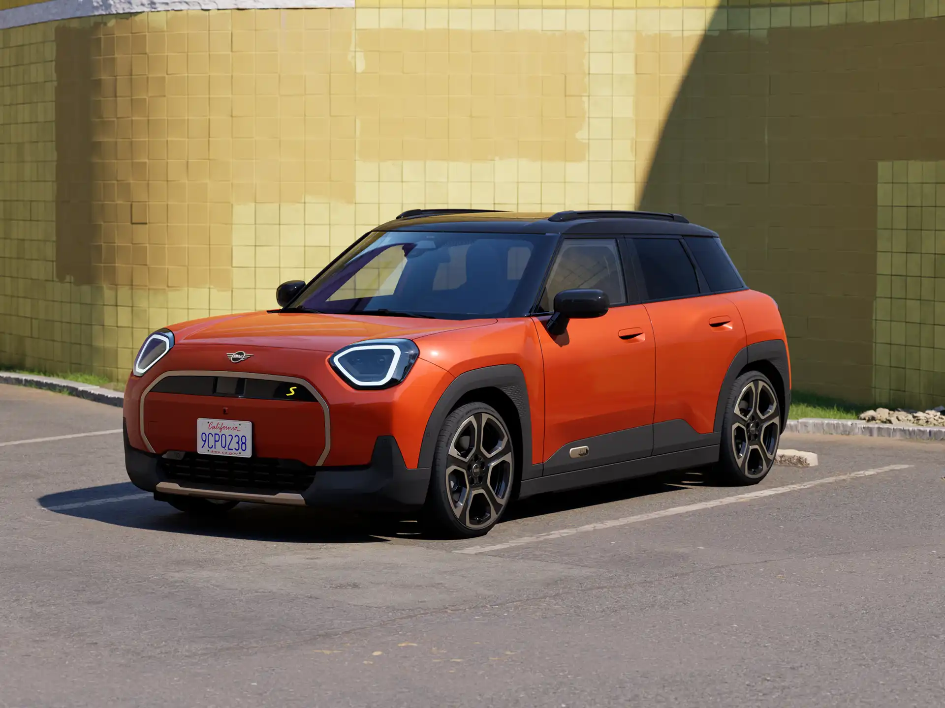 Vídeo mostrando o interior e o exterior de um MINI Aceman totalmente elétrico em detalhes. A câmera gira sobre o painel, destacando elementos de design.
