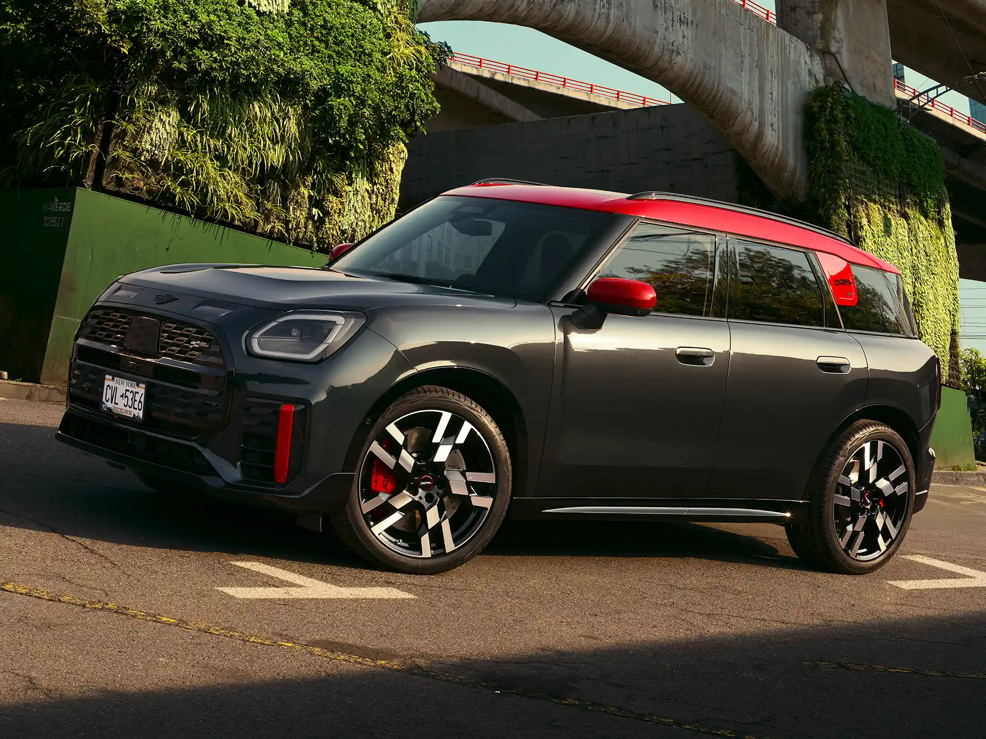 MINI John Cooper Works - U25 JCW - Vista Lateral.