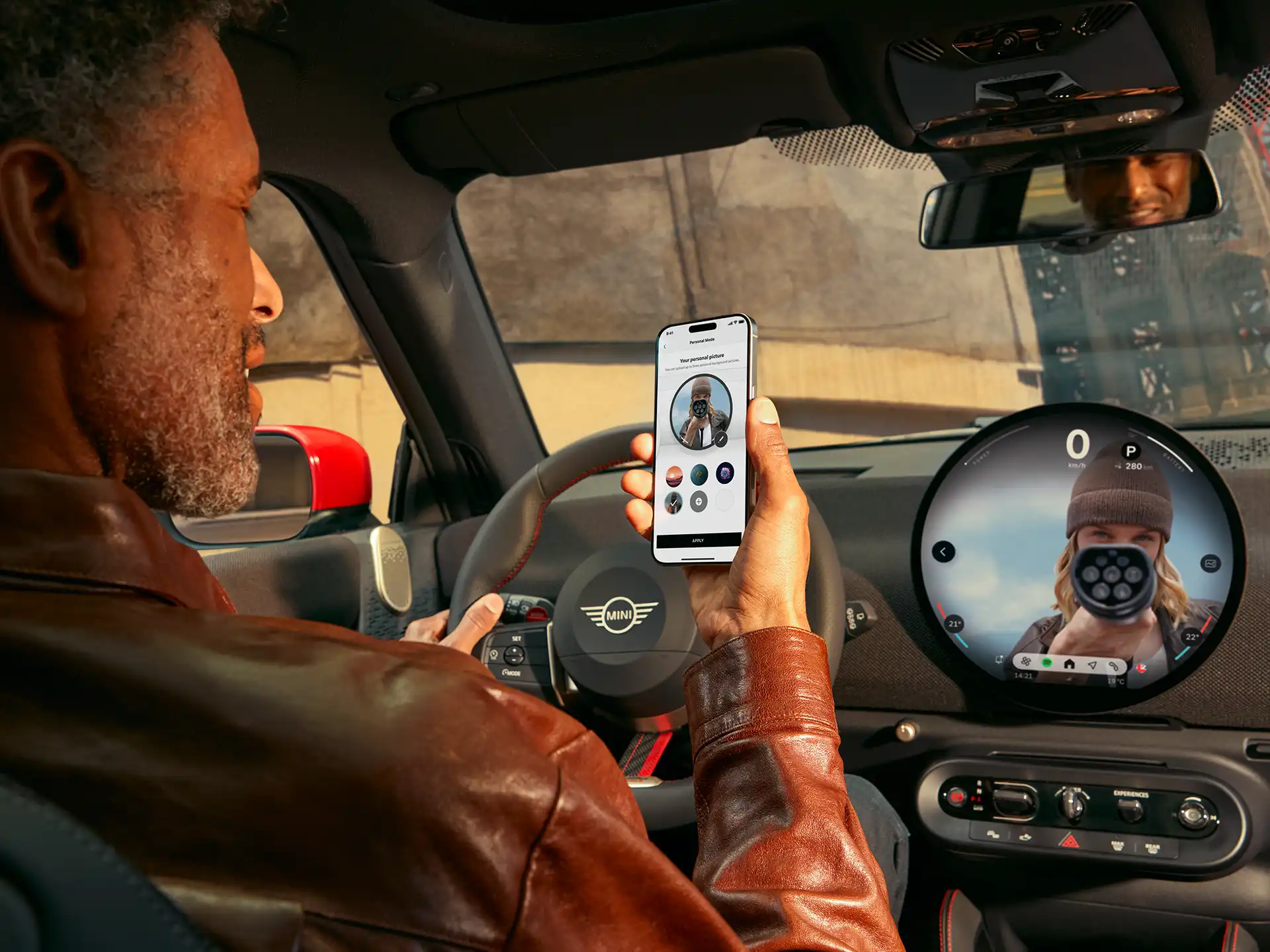 MINI John Cooper Works - J01 JCW - Experiência Digital.