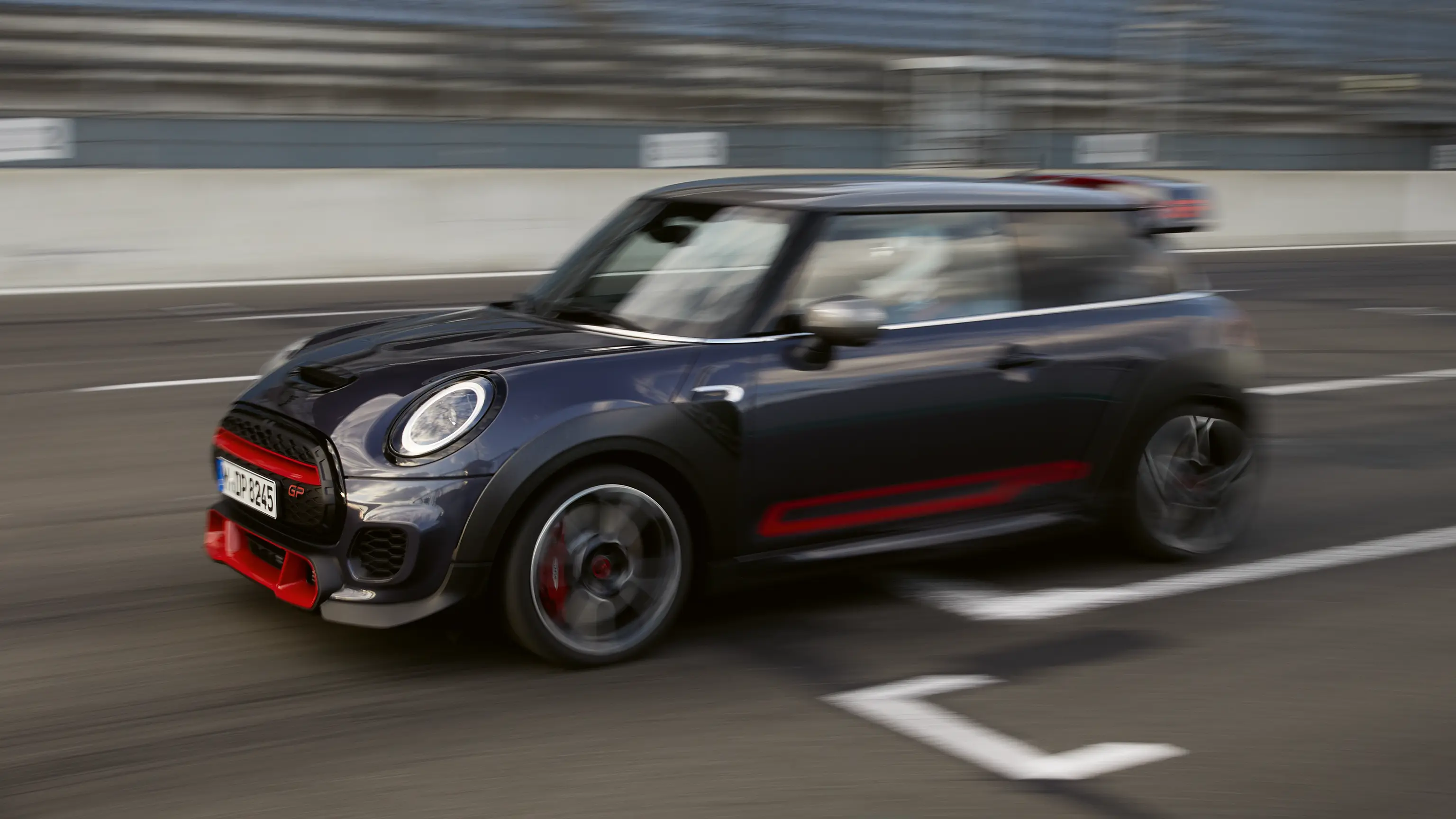 MINI John Cooper Works - Corrida MINI GP.