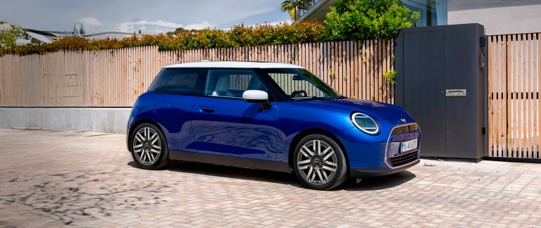 J01 MINI Cooper 100% elétrico.