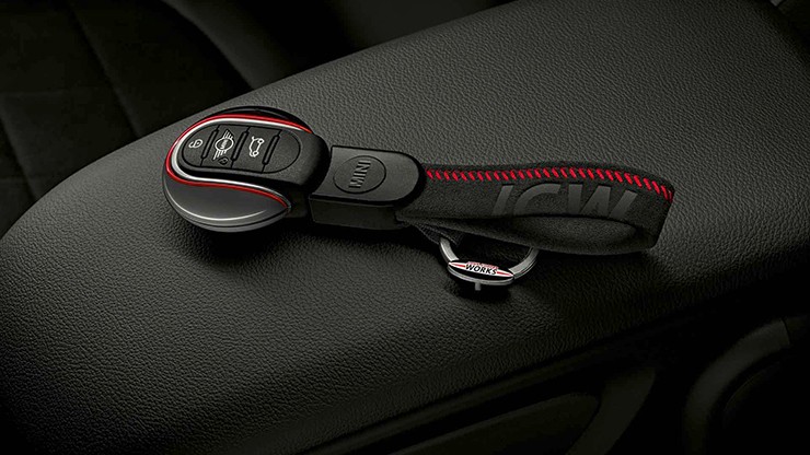 MINI JCW CAPA PARA CHAVE COM CHIP NFC E MINI JCW LANYARD. 