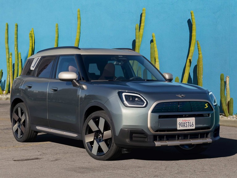 MINI Countryman elétrico - experiência digital - upgrades connected