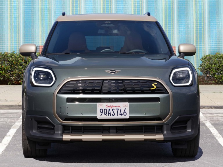 MINI Countryman elétrico - exterior - perspetiva dianteira