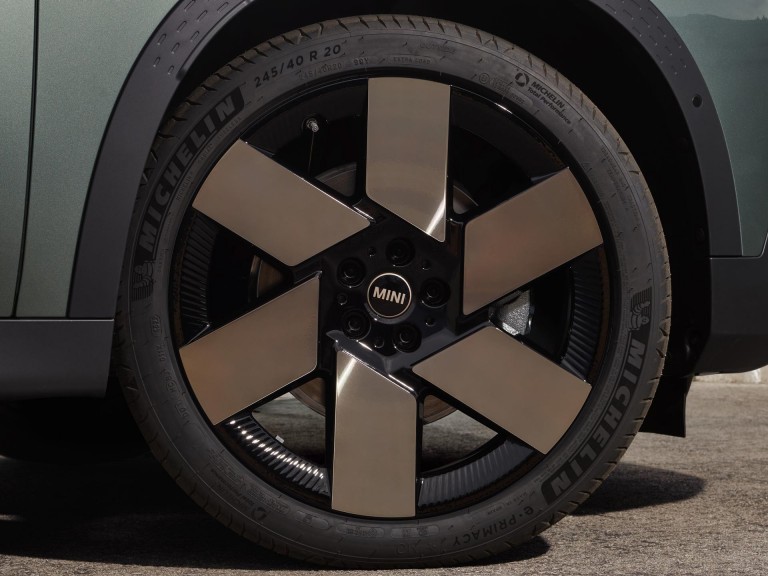 MINI Countryman elétrico - sustentabilidade - alumínio secundário