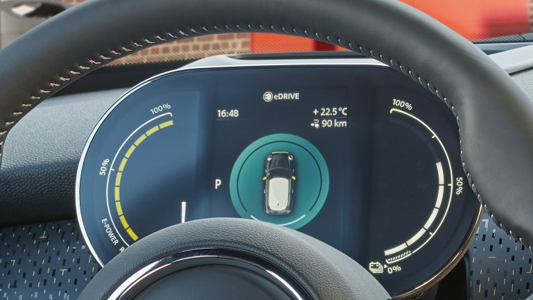 MINI Cooper S E Hatch 3 Portas - painel de instrumentos digital - digital