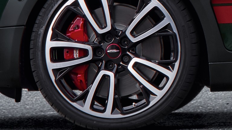 MINI John Cooper Works - rodas de liga leve de 18” - freios de 18”