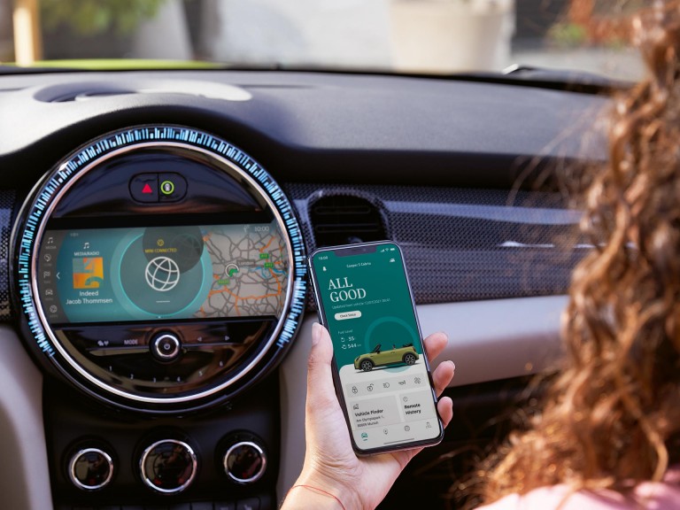 MINI Connected – aplicação – tela touchscreen