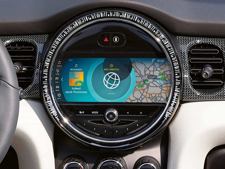 MINI Connected - cockpit MINI - reconhecimento de voz