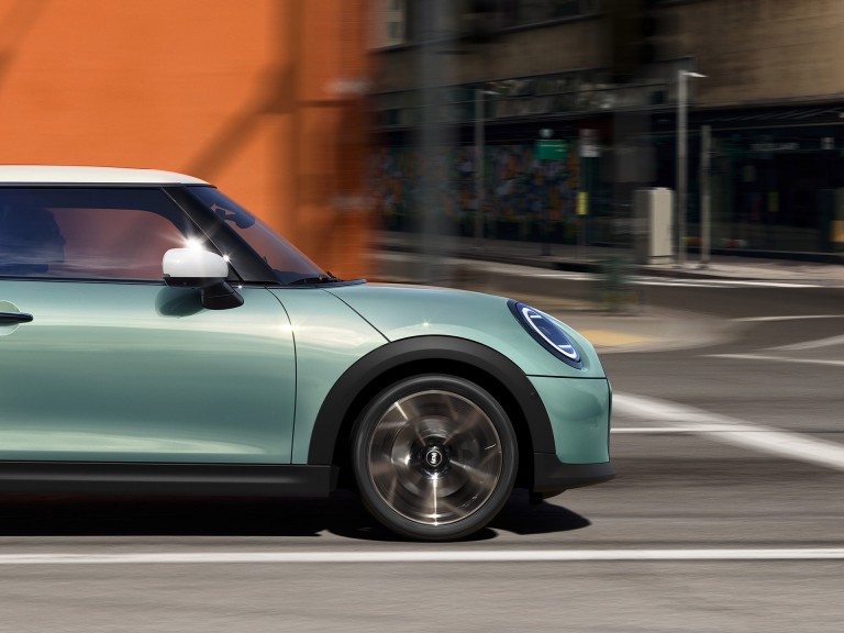 MINI Cooper 3 portas - experiência de condução - monitorização da zona envolvente