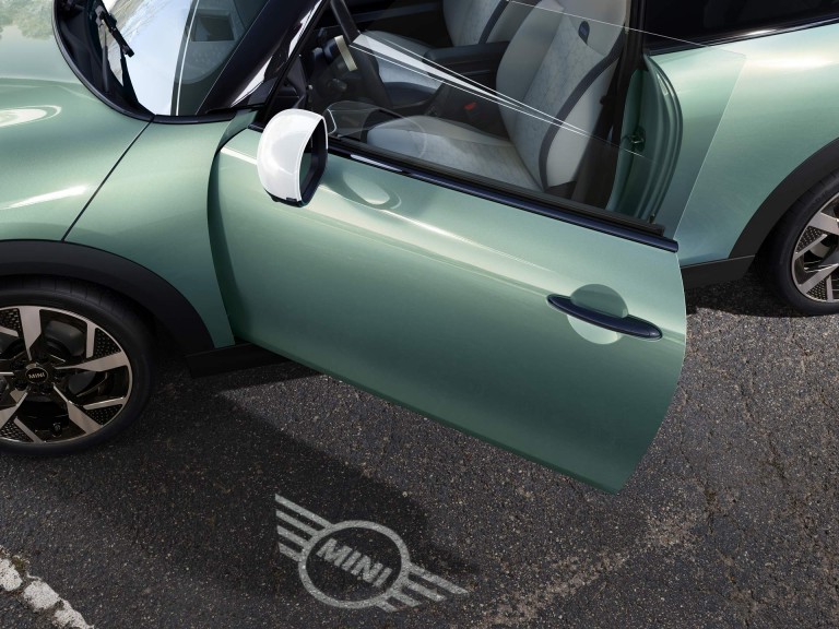 MINI Cooper 3 portas - exterior - luz de boas-vindas