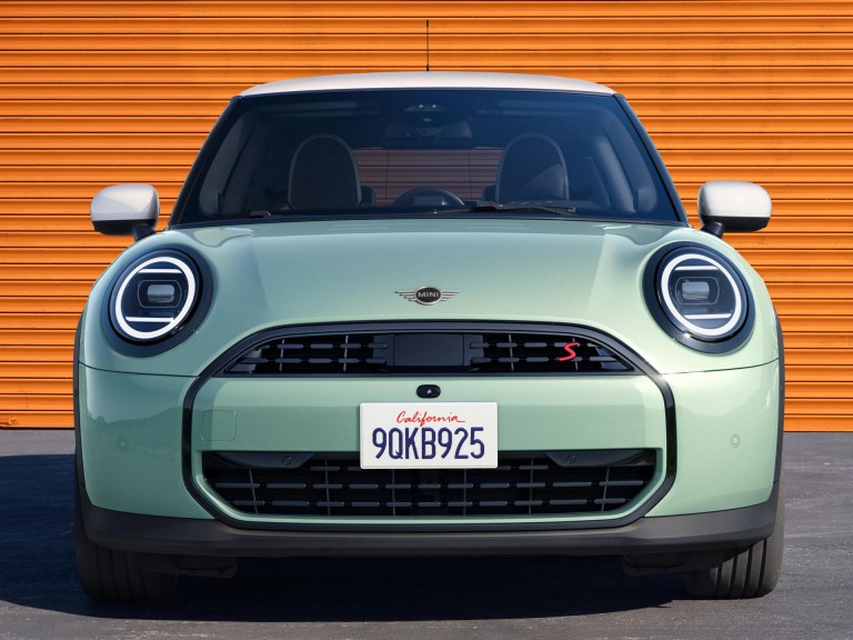 MINI Cooper 3 portas - exterior - design da dianteira