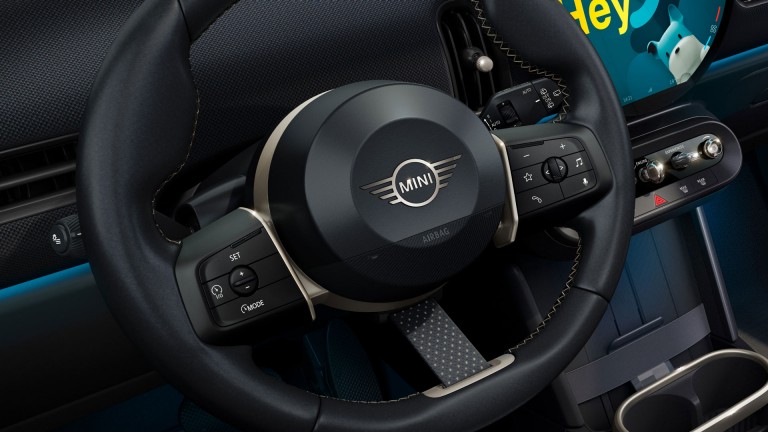 MINI Cooper 3 portas - interior - mais emoção