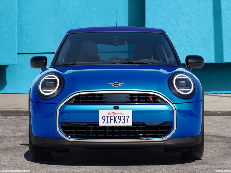 MINI Cooper 5 portas – Serviços Financeiros – Leasing.