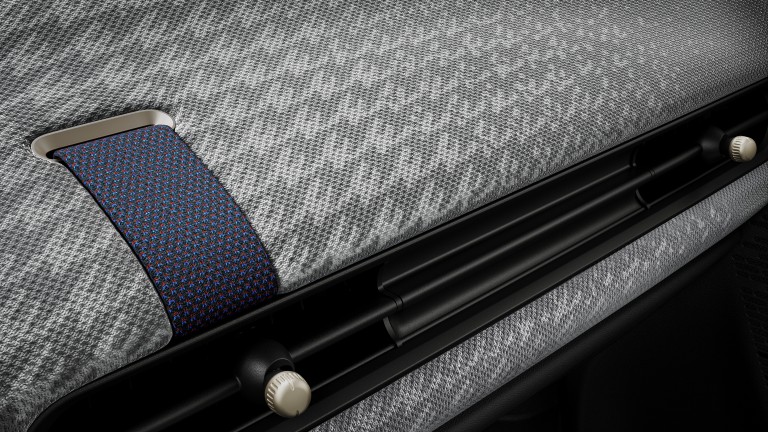 MINI Cooper 5 portas – interior – tecido do painel de instrumentos de qualidade premium.