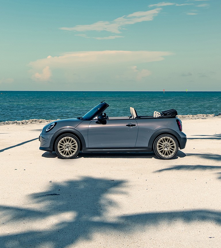 MINI Cooper Cabrio. 