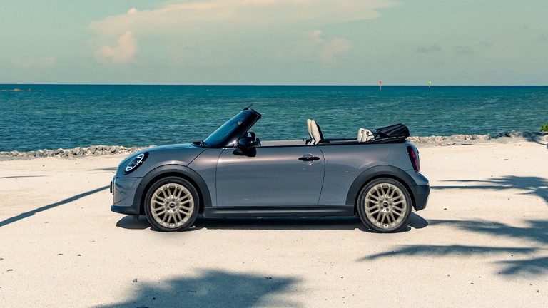 MINI Cooper Cabrio. 