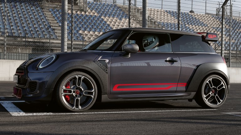 MINI John Cooper Works GP – detalhes laterais – Vermelho Chili