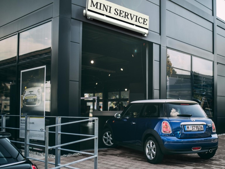 MINI Service – abra espaço para o 3 portas Hatch
